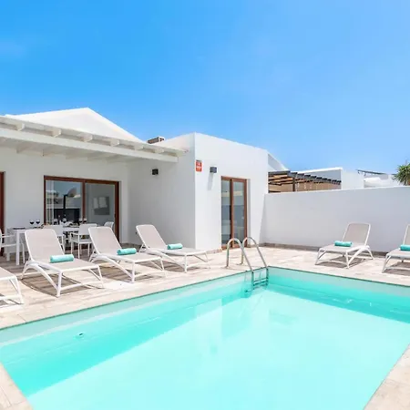 Villa Naira By *